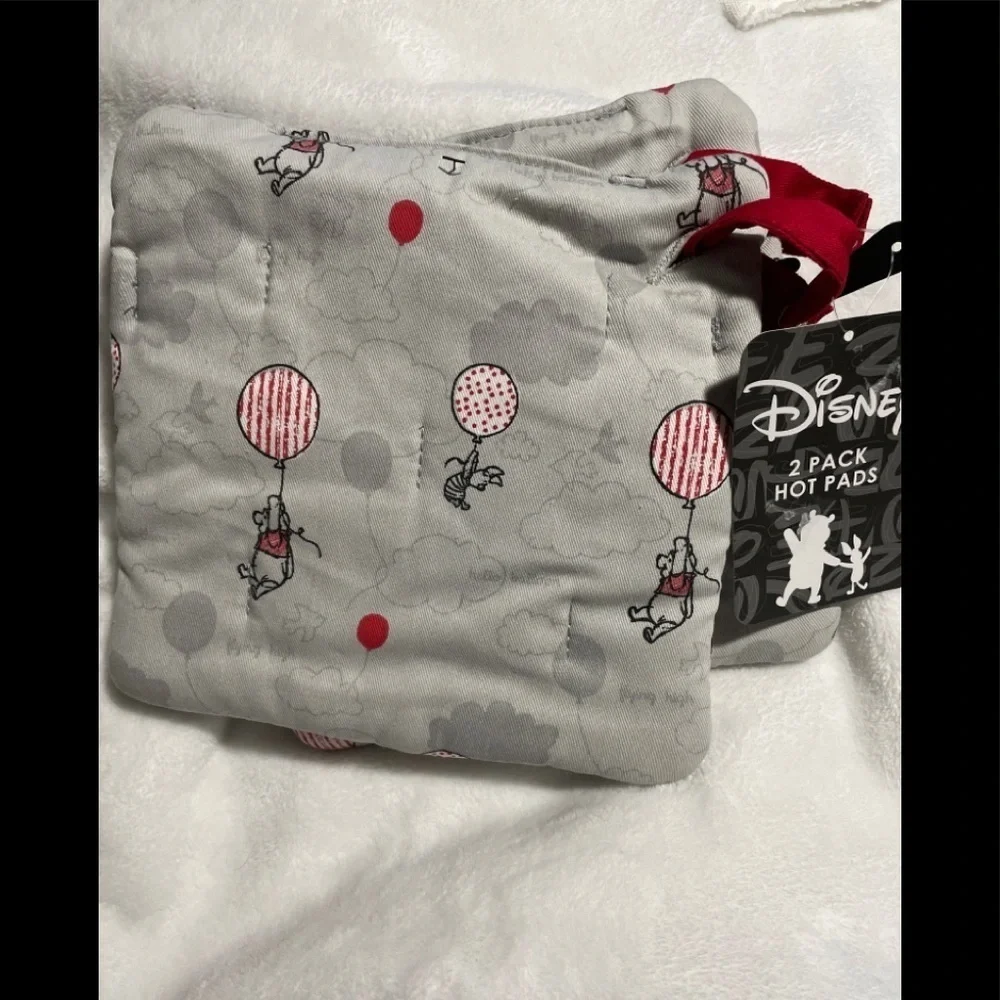 Disney Winnie the Pooh 2 Pack Hot Pads with Snap Hook New